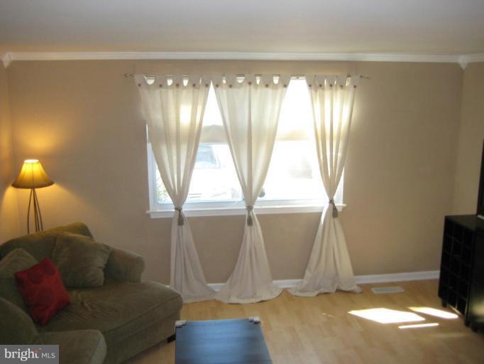 1739 Ridgely Road Edgewater, MD 21037 - Photo 11 of 29 Living Room #3