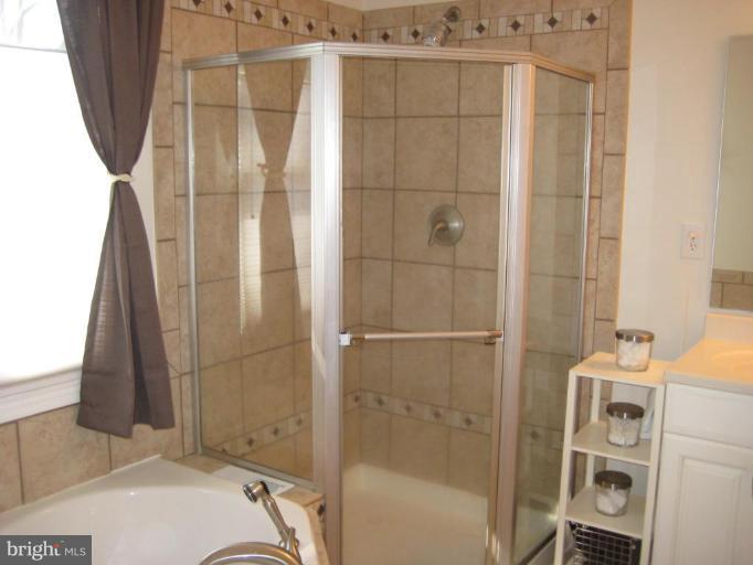 1739 Ridgely Road Edgewater, MD 21037 - Photo 12 of 29 Master Bath