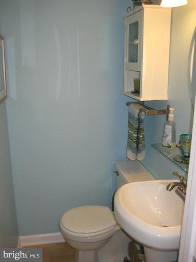 1739 Ridgely Road Edgewater, MD 21037 - Photo 15 of 29 Half Bath 1