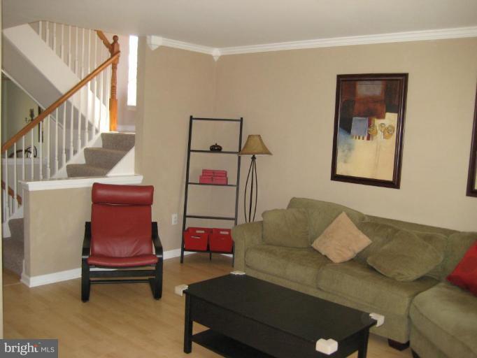 1739 Ridgely Road Edgewater, MD 21037 - Photo 9 of 29 Living Room