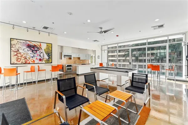 $2,800 | 645 West 9th Street, Unit 631, Los Angeles, CA 90015