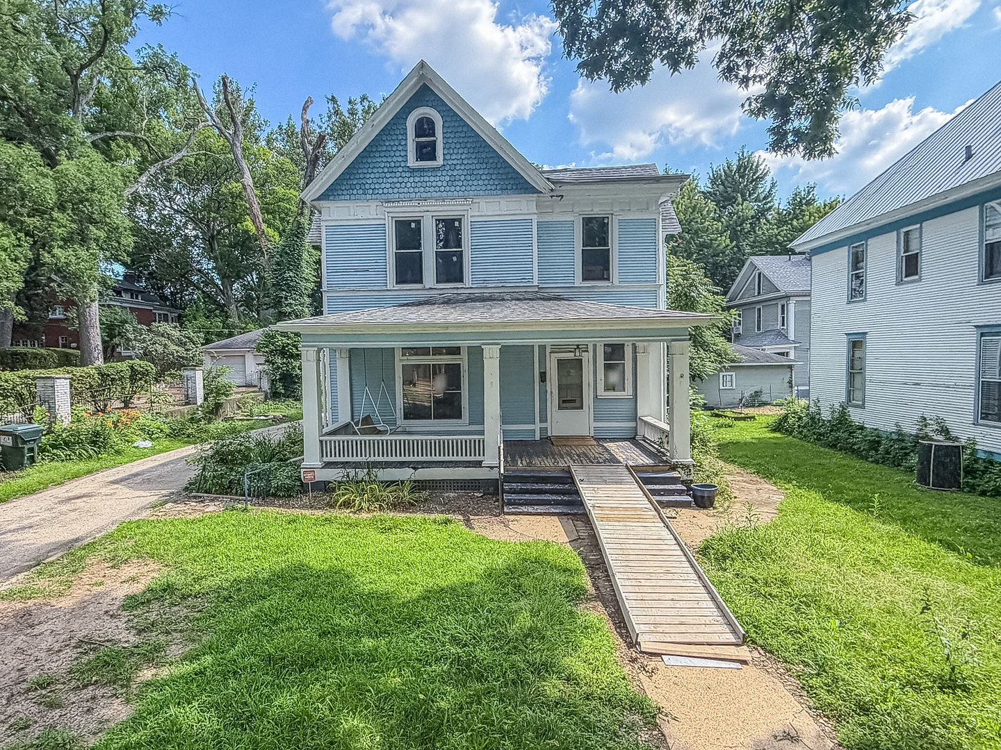 437 West Decatur Street Decatur, IL 62522 - Photo 1 of 51