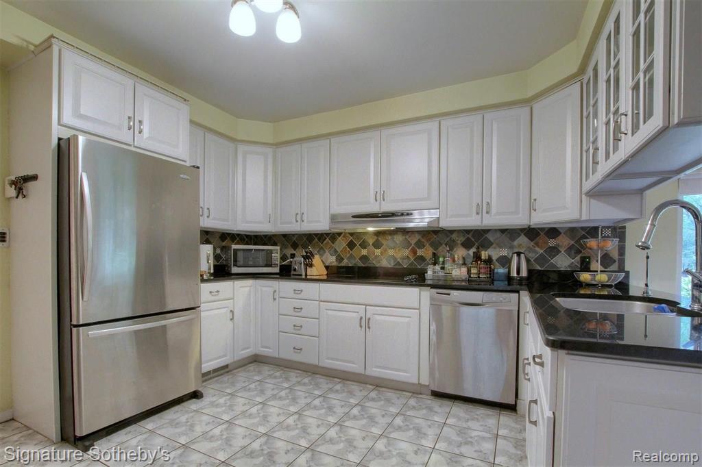 1731 Lone Pine Road Bloomfield Hills, MI 48302 - Photo 13 of 38