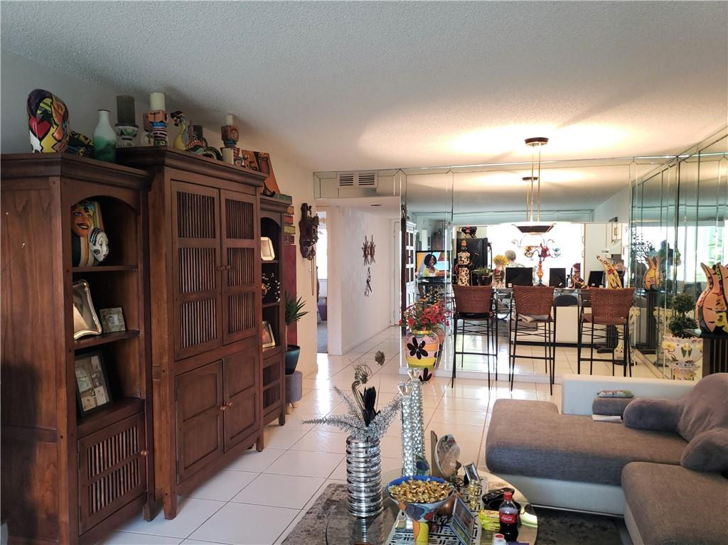 7142 South Devon Drive, Unit 210 Fort Lauderdale, FL 33321 - Photo 3 of 33 Photo 3