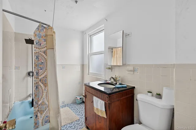 $699,000 | 57-59 Waring Place, Yonkers, NY 10703