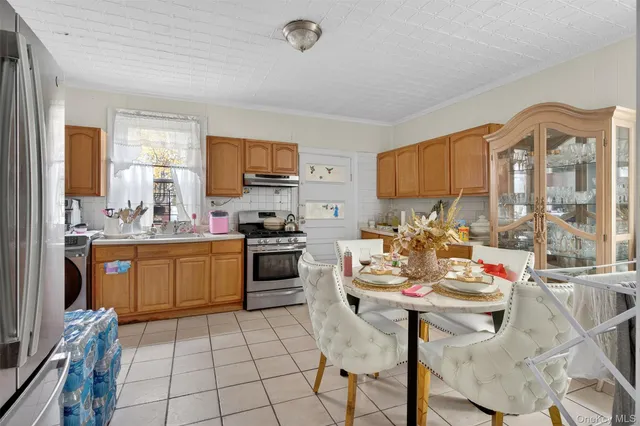 $699,000 | 57-59 Waring Place, Yonkers, NY 10703