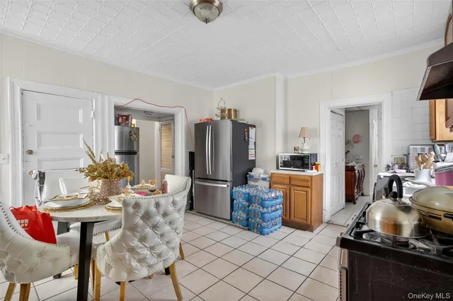 $699,000 | 57-59 Waring Place, Yonkers, NY 10703