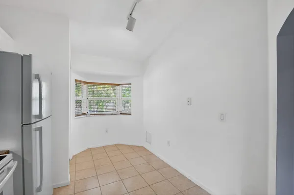 $1,900 | 3790 North Jog Road, Unit 203, West Palm Beach, FL 33411