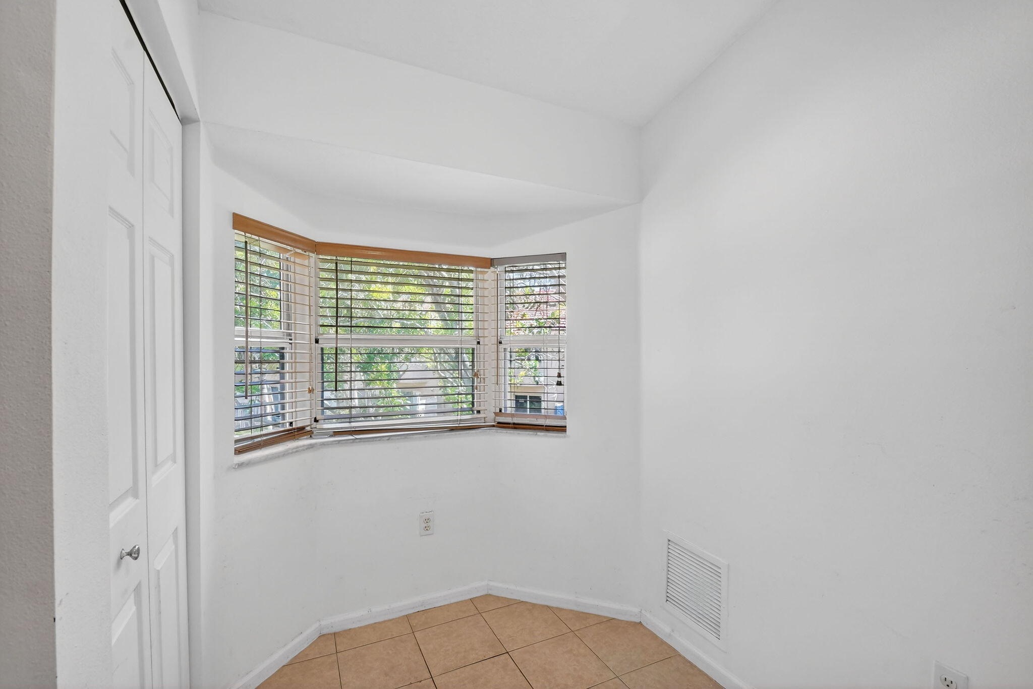 3790 North Jog Road, Unit 203 West Palm Beach, FL 33411 - Photo 16 of 48 16-web-or-mls-DSC_3766