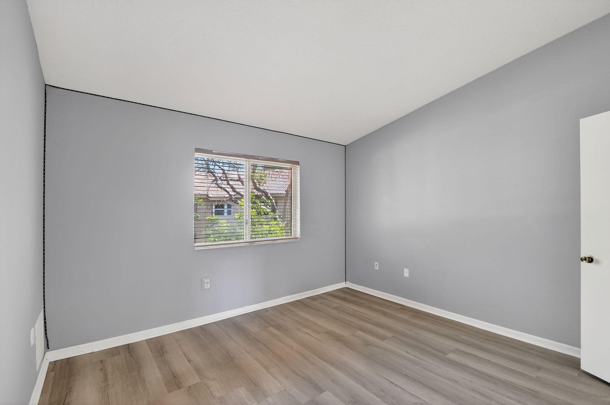 3790 North Jog Road, Unit 203 West Palm Beach, FL 33411 - Photo 20 of 48 20-web-or-mls-DSC_3795