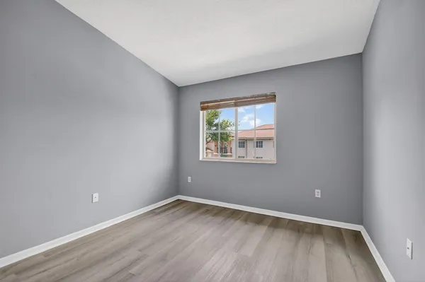 $1,900 | 3790 North Jog Road, Unit 203, West Palm Beach, FL 33411