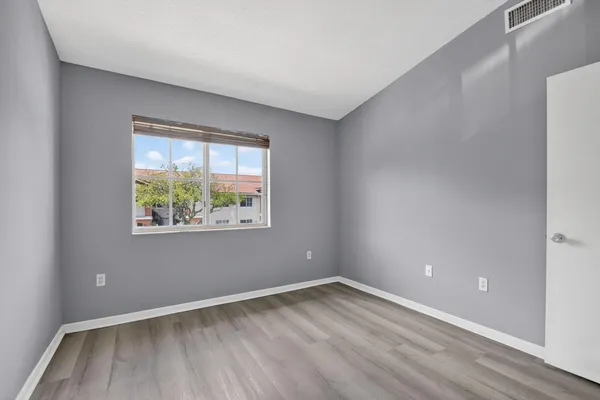 $1,900 | 3790 North Jog Road, Unit 203, West Palm Beach, FL 33411