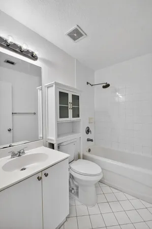 $1,900 | 3790 North Jog Road, Unit 203, West Palm Beach, FL 33411