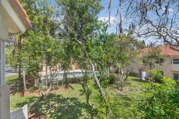 $1,900 | 3790 North Jog Road, Unit 203, West Palm Beach, FL 33411