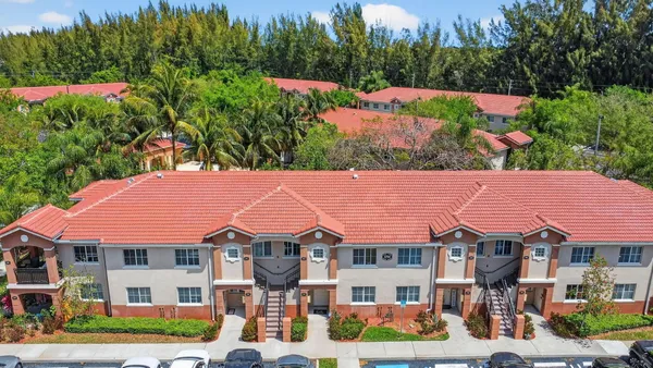 $1,900 | 3790 North Jog Road, Unit 203, West Palm Beach, FL 33411