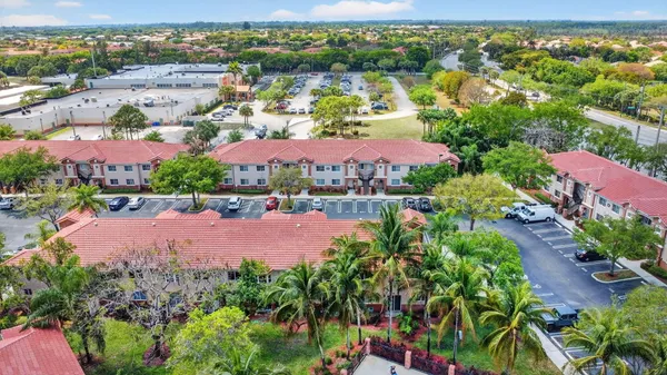 $1,900 | 3790 North Jog Road, Unit 203, West Palm Beach, FL 33411