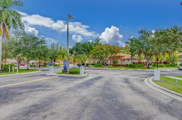 $1,900 | 3790 North Jog Road, Unit 203, West Palm Beach, FL 33411
