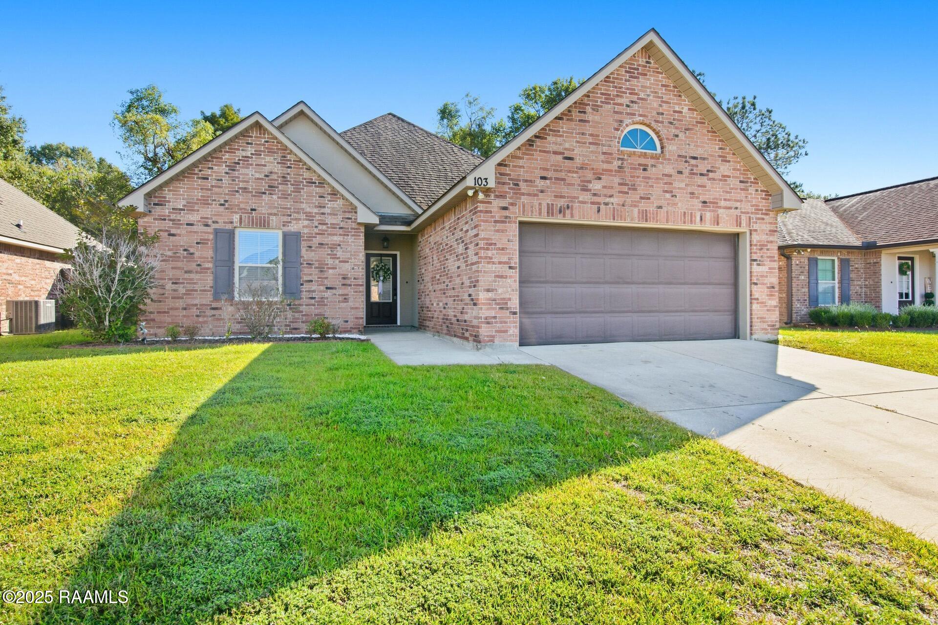 103 Sun Ridge Street Youngsville, LA 70592 - Photo 4 of 32 103SunRidge-3