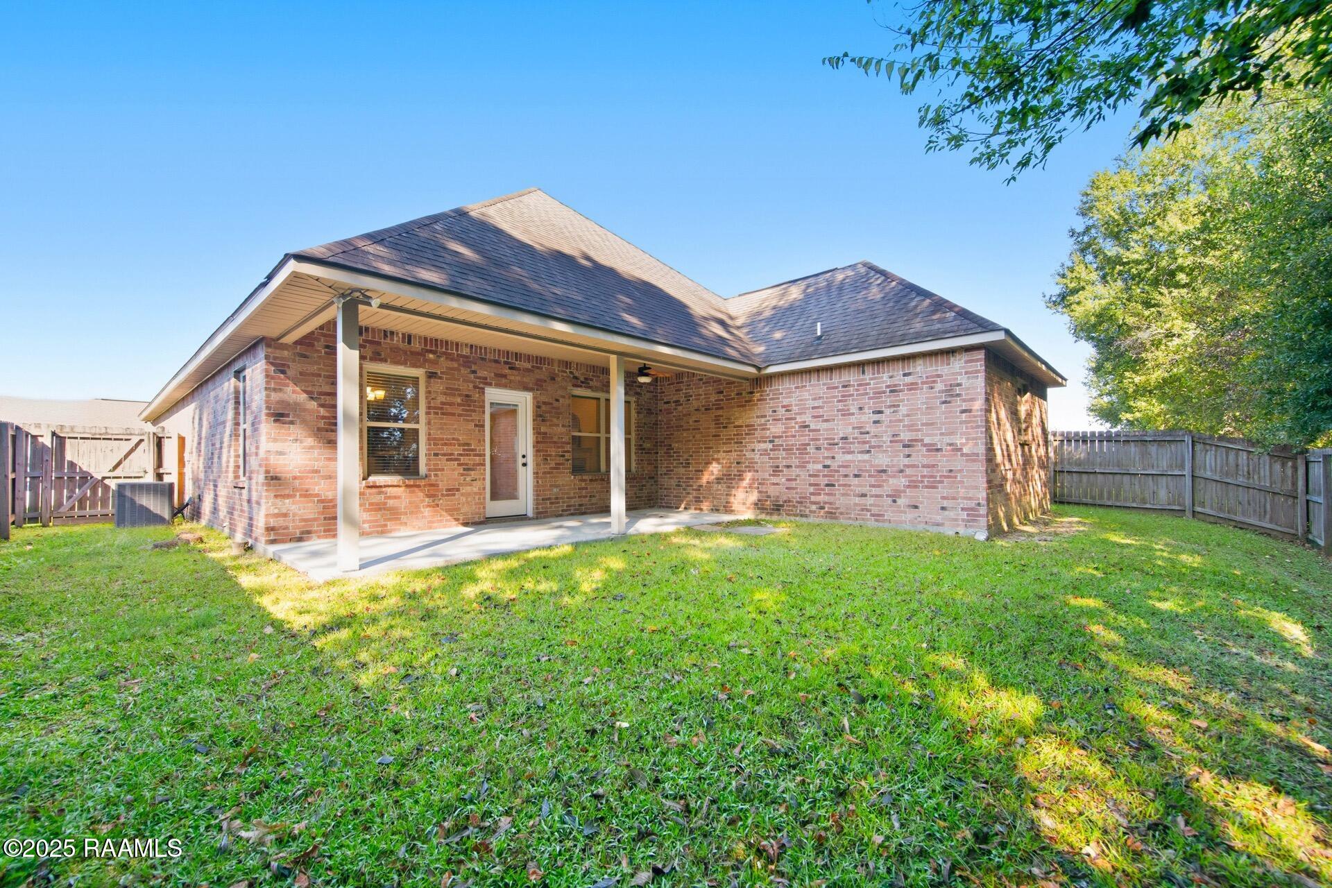 103 Sun Ridge Street Youngsville, LA 70592 - Photo 5 of 32 103SunRidge-4