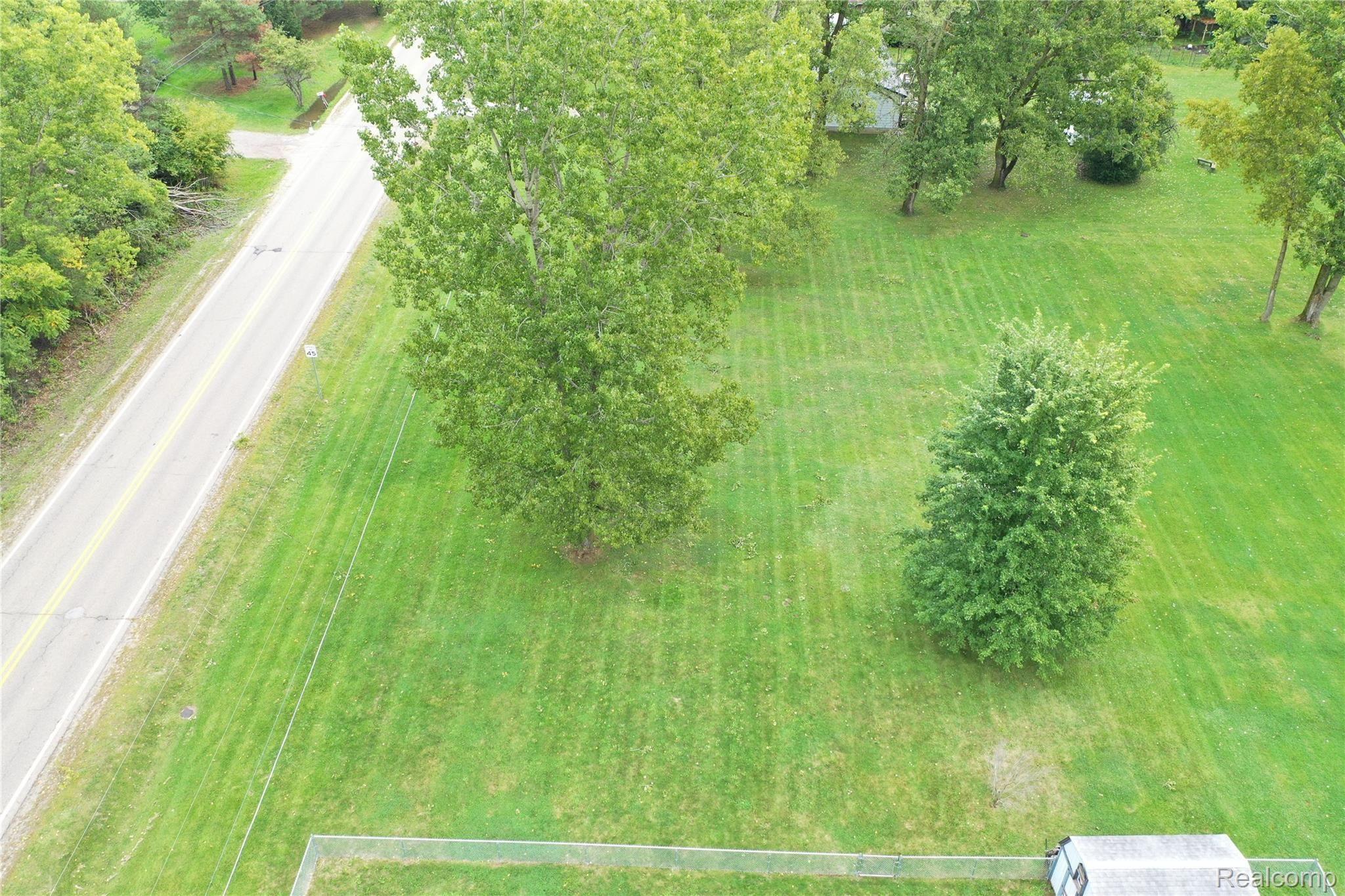 5252 North Center Road Flint, MI 48506 - Photo 35 of 40 DJI_0808.JPG