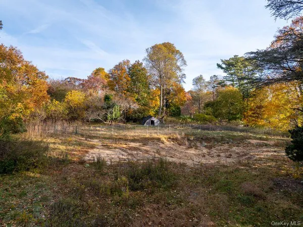 $1,950,000 | 81 Old Broadway Avenue, Sayville, NY 11782