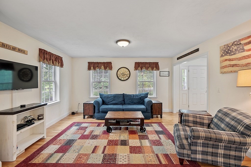 314 Townsend Hill Road Townsend, MA 01469 - Photo 12 of 27 Gallery Image 12