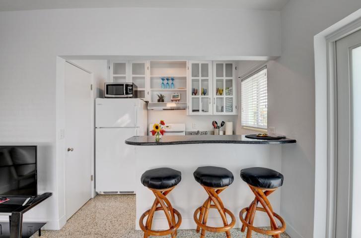 1006 Casuarina Road, Unit 7 Delray Beach, FL 33483 - Photo 6 of 26 c7