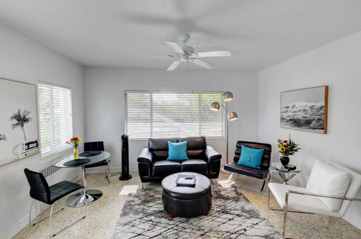 1006 Casuarina Road, Unit 7 Delray Beach, FL 33483 - Photo 9 of 26 c10
