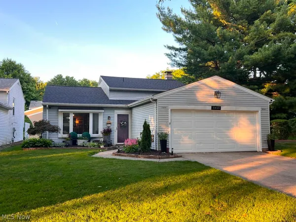 $259,900 | 8899 Summerset Lane, Olmsted Falls, OH 44138