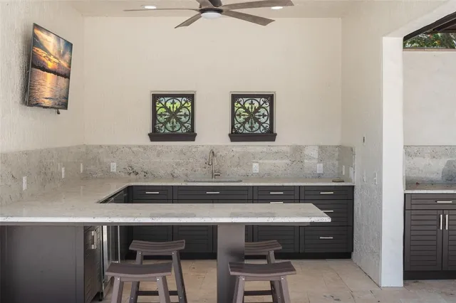 a view of a yard in front of house