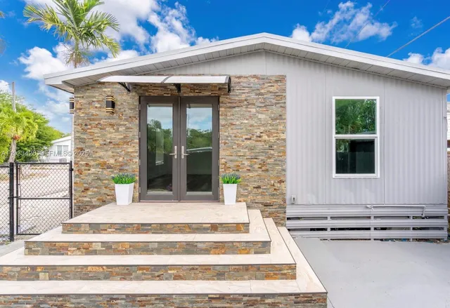 $299,999 | 2394 Northeast 136th Terrace, North Miami Beach, FL 33181