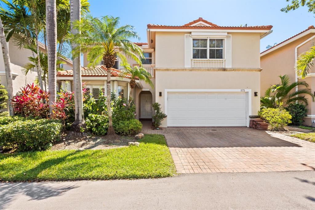975 Weeping Willow Way Hollywood, FL 33019 - Photo 1 of 35