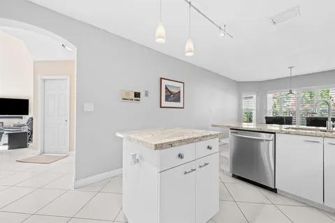 $789,000 | 975 Weeping Willow Way, Hollywood, FL 33019