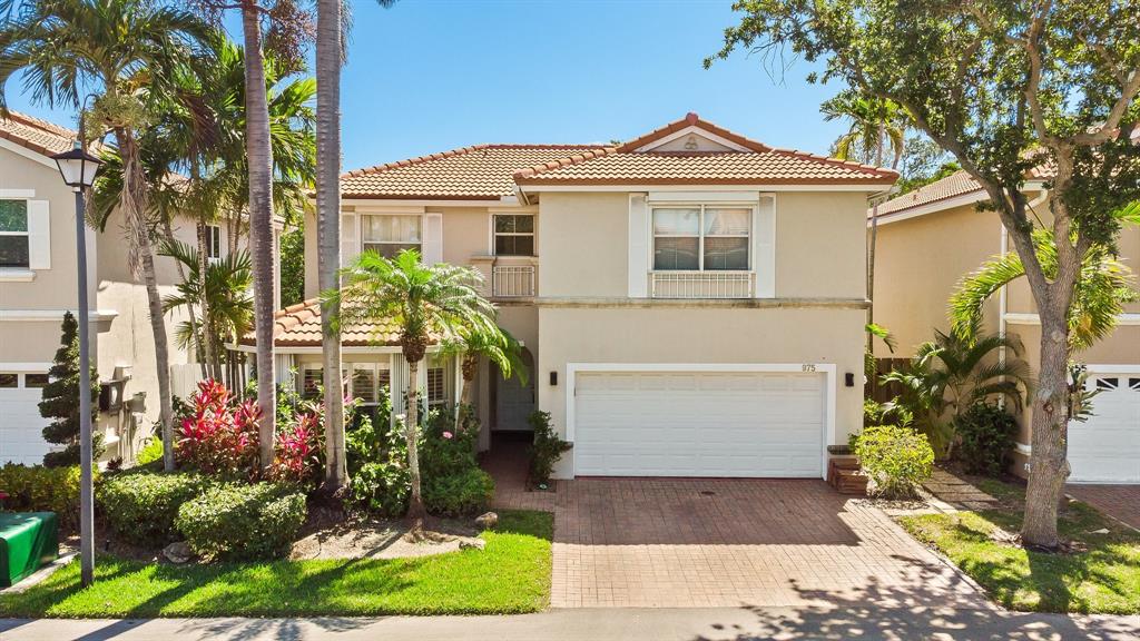 975 Weeping Willow Way Hollywood, FL 33019 - Photo 2 of 35