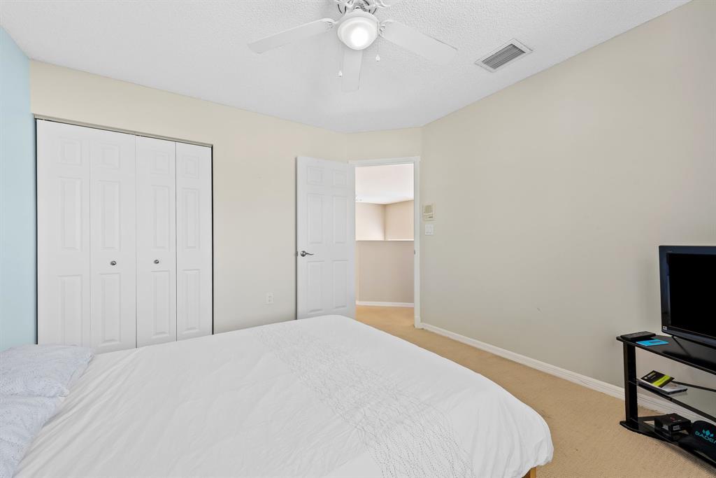 975 Weeping Willow Way Hollywood, FL 33019 - Photo 25 of 35