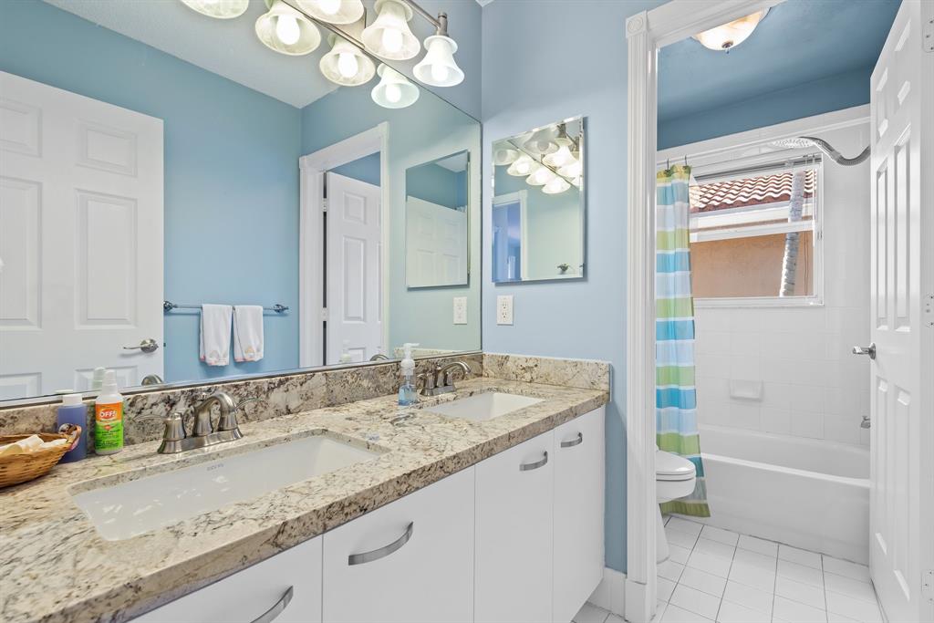 975 Weeping Willow Way Hollywood, FL 33019 - Photo 29 of 35