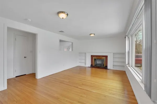 $379,900 | 2401 Wilbraham Road, Springfield, MA 01129