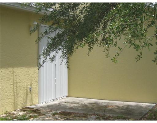 5224 Southeast Primrose Way Stuart, FL 34997 - Photo 6 of 7 Gallery Image 6