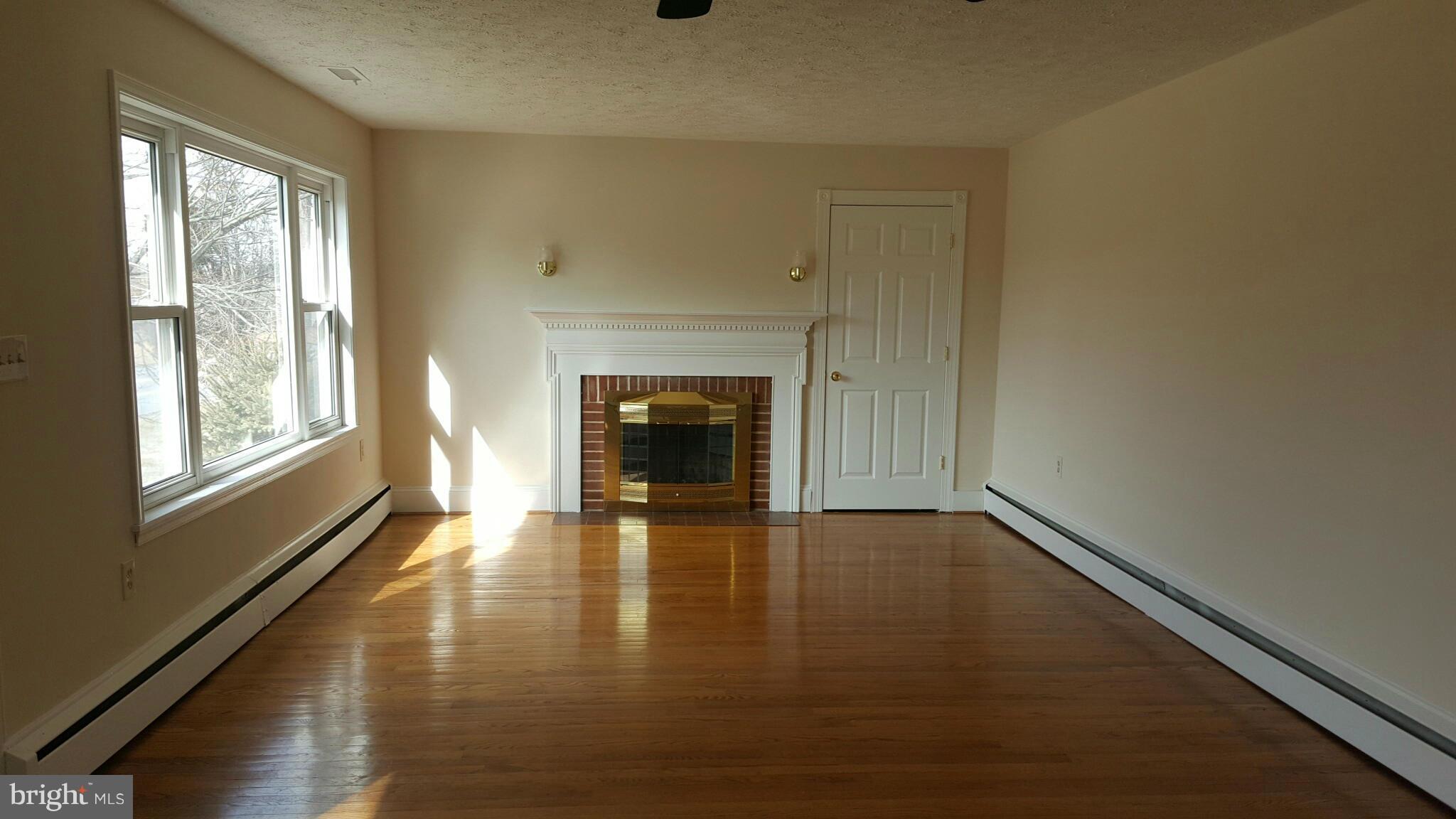 1834 Singerly Road Elkton, MD 21921 - Photo 11 of 23 Living Room