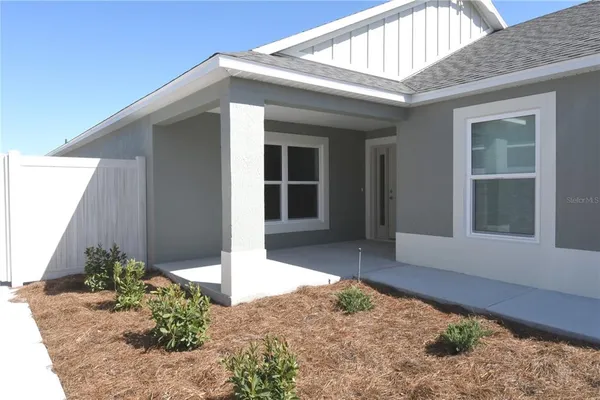 a view of house with entryway