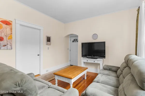 $3,150 | 2209 15th Street, Unit 5, Troy, NY 12180