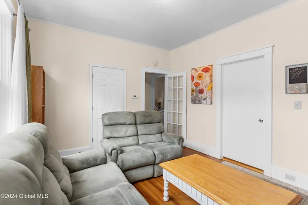 $3,150 | 2209 15th Street, Unit 5, Troy, NY 12180