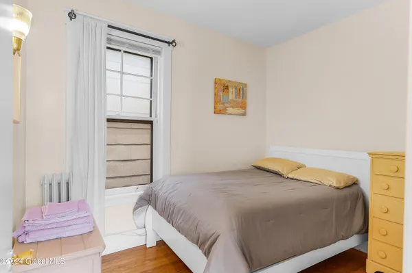 $3,150 | 2209 15th Street, Unit 5, Troy, NY 12180
