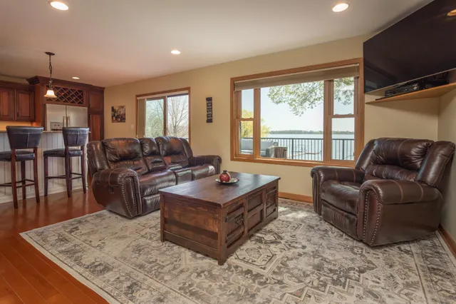 $825,000 | 5123 Green Meadow Road Southeast, Osakis, MN 56360