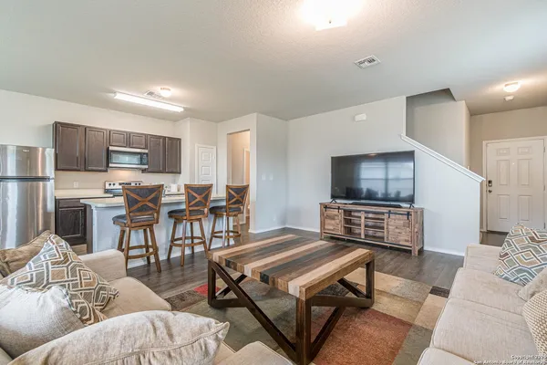 $1,650 | 9427 Somers Bend, San Antonio, TX 78211