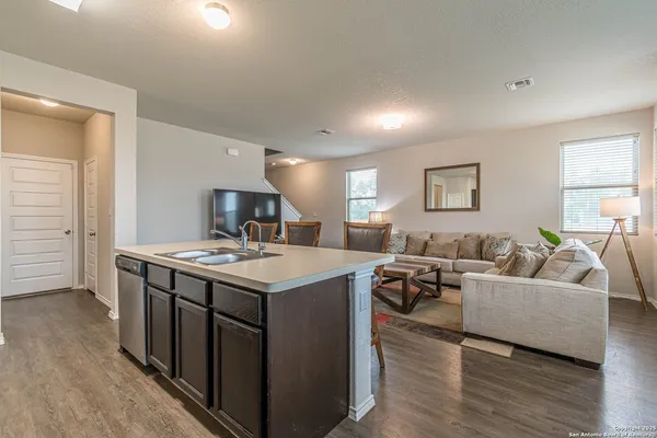 $1,650 | 9427 Somers Bend, San Antonio, TX 78211