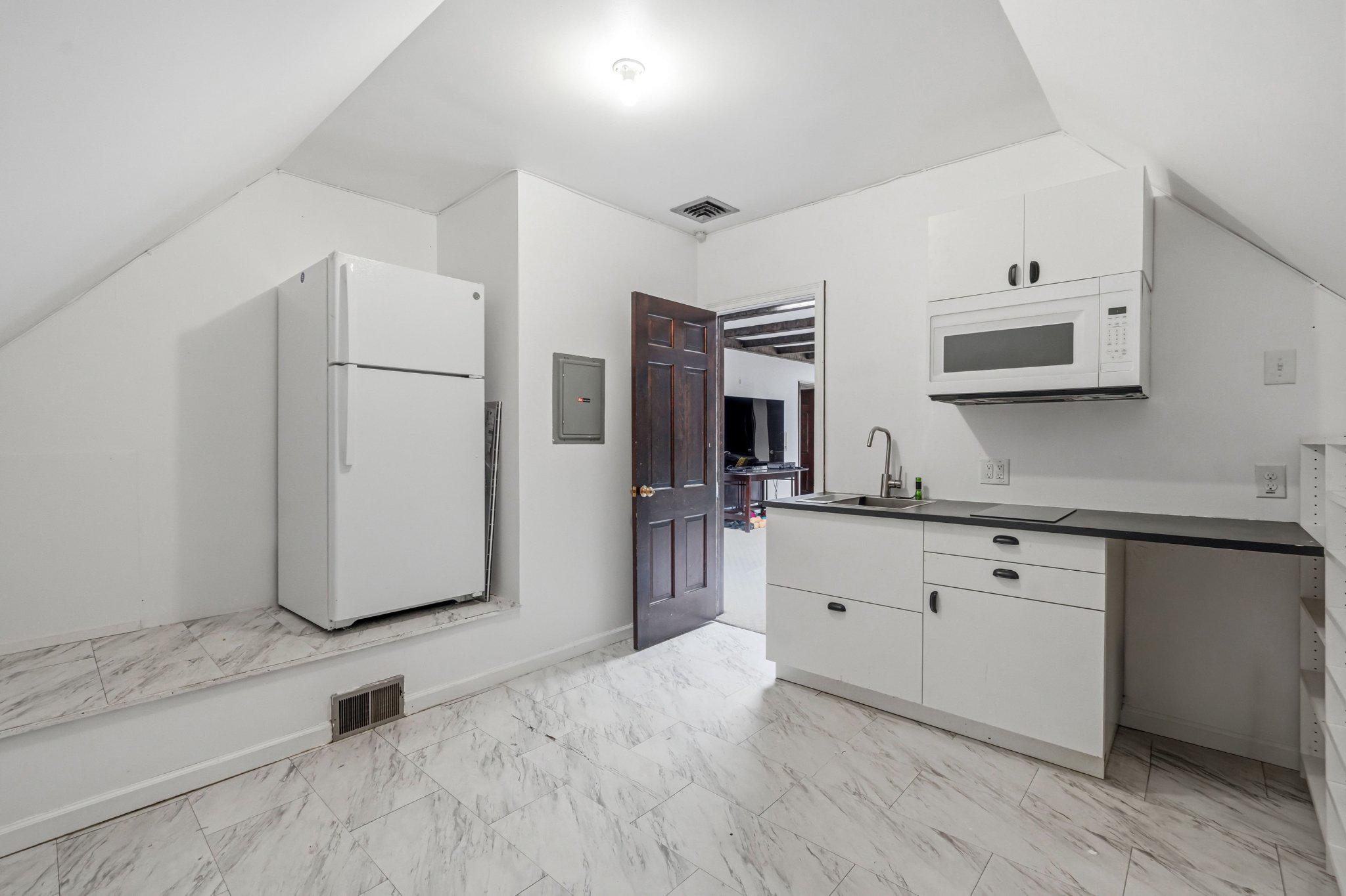 1735 Ashbourne Road Elkins Park, PA 19027 - Photo 47 of 82