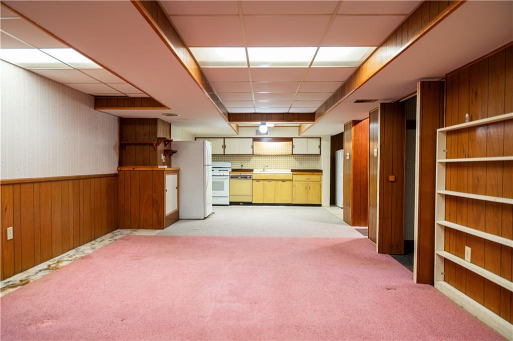 1012 Blaine Road Monaca, PA 15061 - Photo 27 of 50 a big room with closet and windows