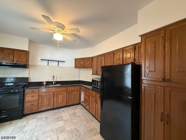 $2,100 | 669 East Main Street, Bridgewater, NJ 08807