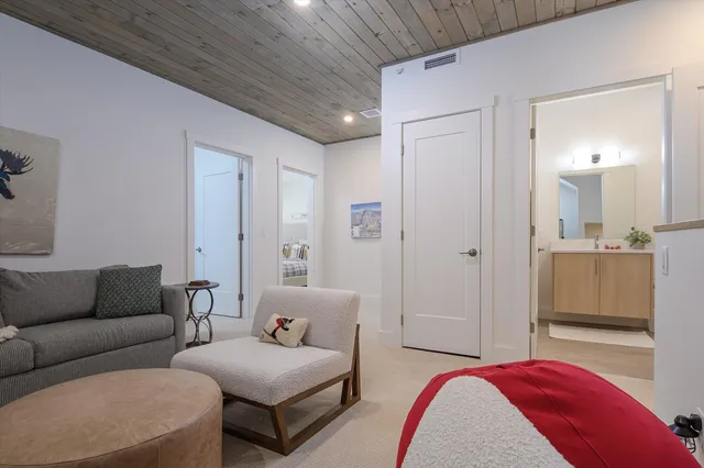 $1,695,000 | 37 Village Center Road, Unit BLUE SPRUCE #4, Ludlow, VT 05149